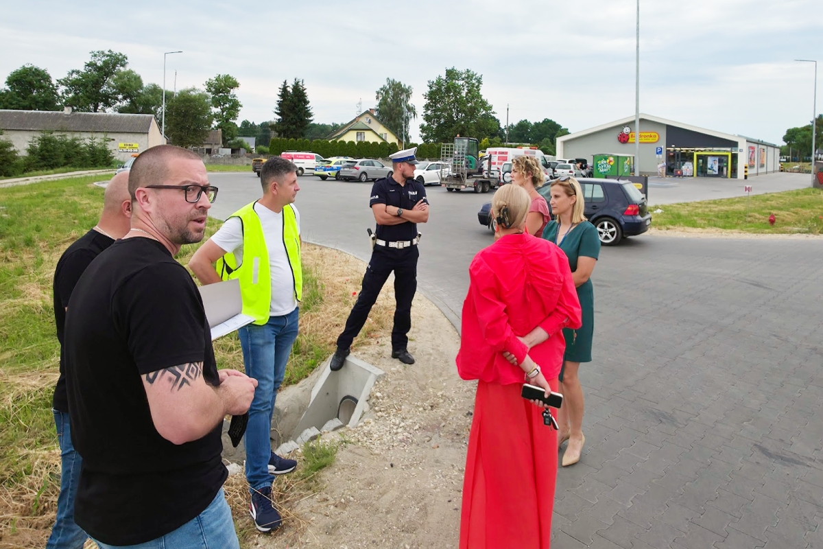Spotkanie w sprawie przejścia dla pieszych przy Biedronce w Czarnowcu